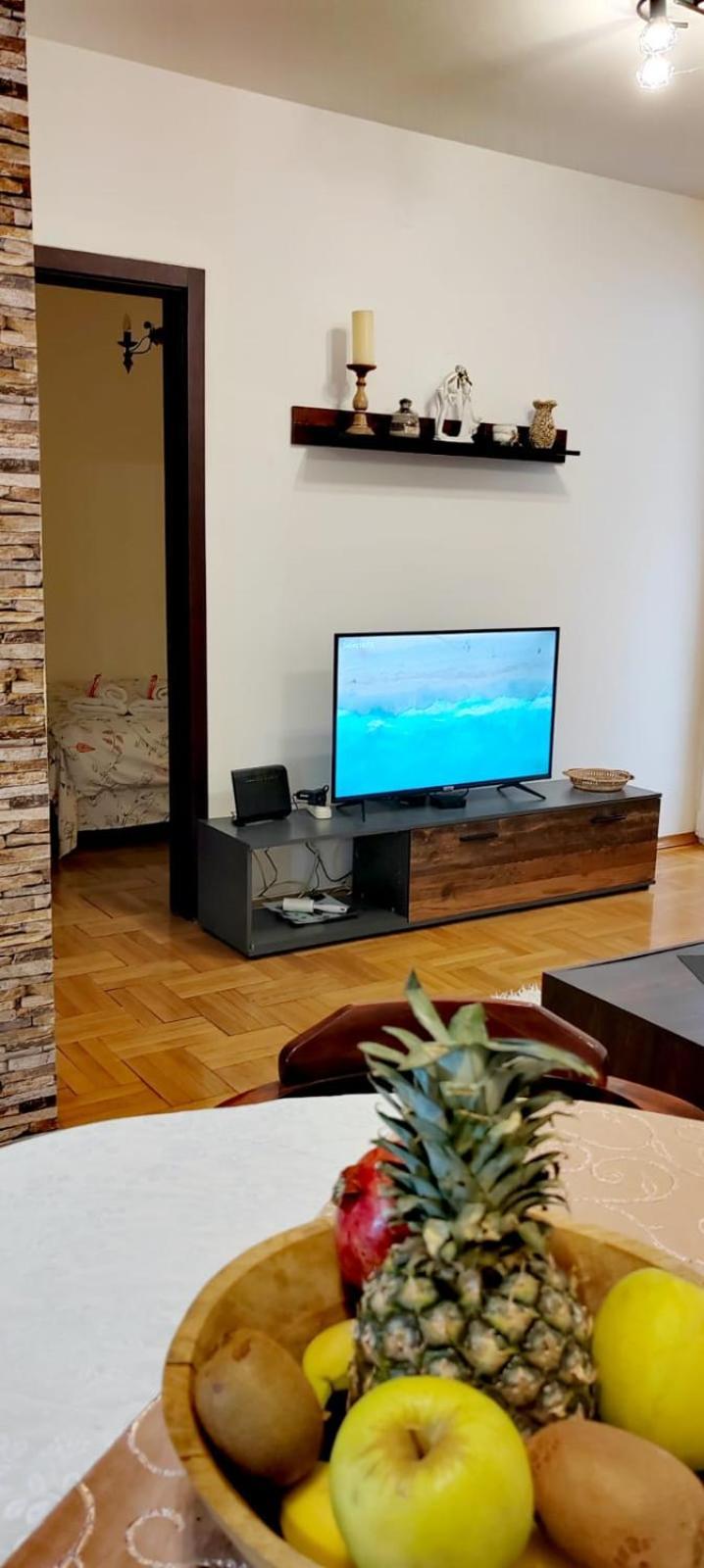 Lux Apartment Rose 2 60M2 Kragujevac Buitenkant foto